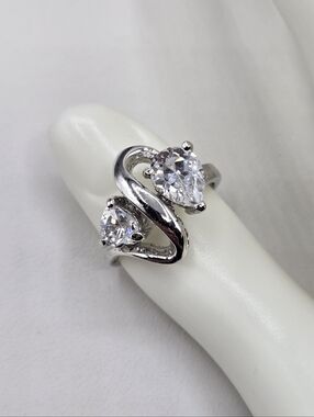 Swarovski Crystal Elements Silver Statement Ring Size 8.5 Clear Swirl Prom